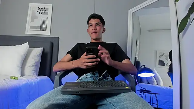 Tylerffoxx online show from 9, 9, 2025