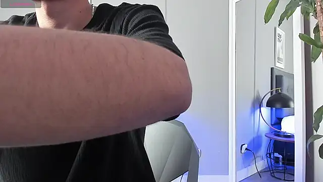 Tylerffoxx online show from 15, 9, 2025