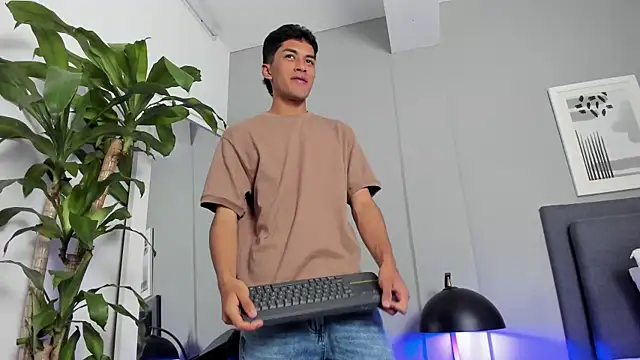 Tylerffoxx online show from 26, 10, 2025