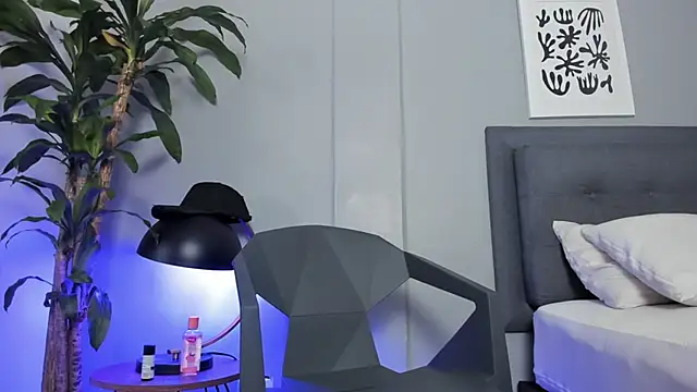 Tylerffoxx online show from 30, 4, 2026