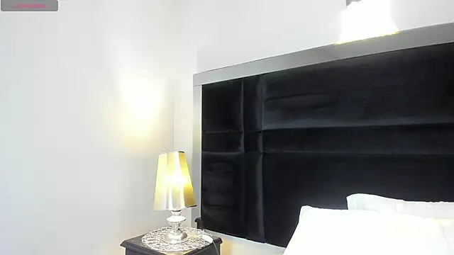 CarolineLee  online show from 28, 3, 2026