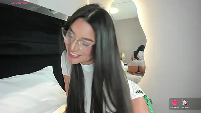 CarolineLee  online show from 17, 3, 2026