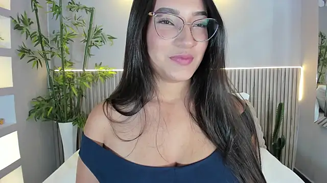 CarolineLee  online show from 12, 11, 2025