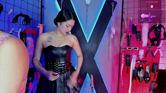 Snapshot of VictoryaLiah_BDSM chatting on 3, 10, 2025 VictoryaLiah BDSM online show from 3, 10, 2025