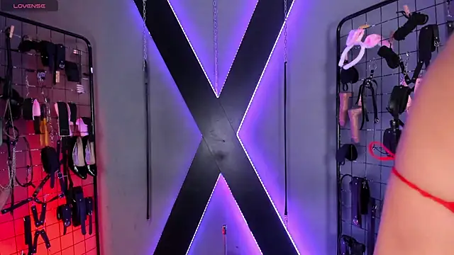 VictoryaLiah BDSM online show from 13, 5, 2026