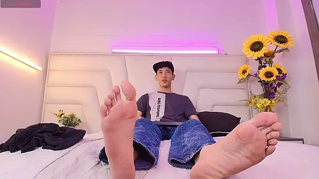 Ashton Myers online show from 4, 10, 2025