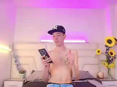 Ashton Myers online show from 3, 11, 2025