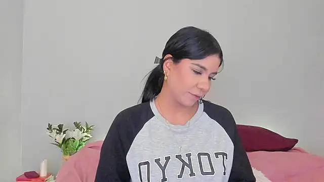 Laura-angeel online show from 31, 10, 2025