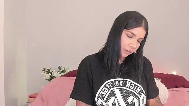 Laura-angeel online show from 30, 10, 2025