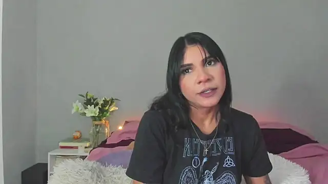 Laura-angeel online show from 26, 11, 2025