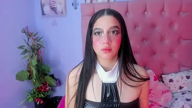 Megan Luxe online show from 31, 10, 2025