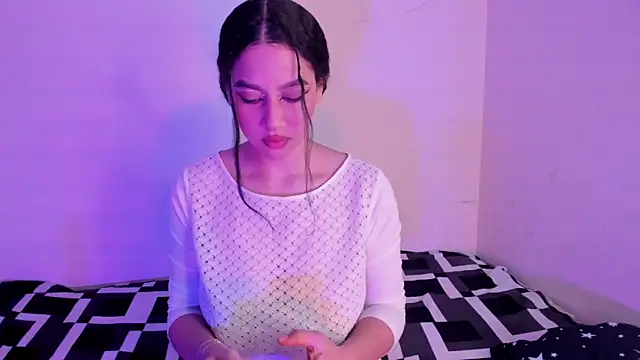 Snapshot of Megan_Luxe chatting on 7, 2, 2026 Megan Luxe online show from 7, 2, 2026