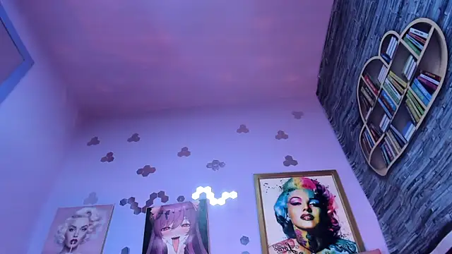 Megan Luxe online show from 20, 12, 2025