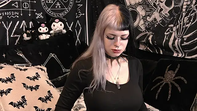 Paige Turner online show from 7, 4, 2026