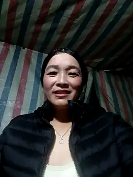 Snapshot of Bliss_rose chatting on 13, 11, 2025 Bliss rose online show from 13, 11, 2025