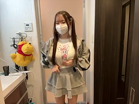 Snapshot of nano-da-u chatting on 18, 11, 2025 nano-da-u online show from 18, 11, 2025