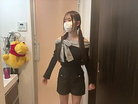 Snapshot of nano-da-u chatting on 4, 11, 2025 nano-da-u online show from 4, 11, 2025