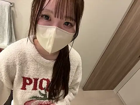 Snapshot of nano-da-u chatting on 15, 12, 2025 nano-da-u online show from 15, 12, 2025