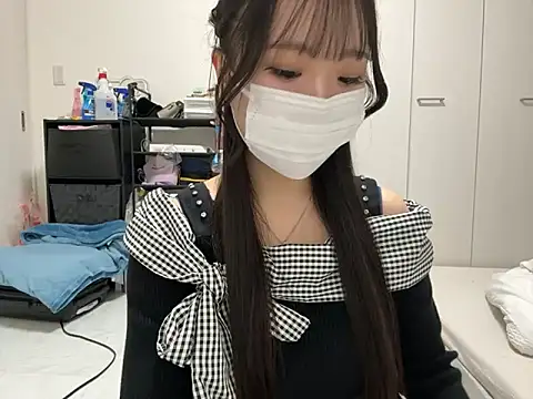 Snapshot of nano-da-u chatting on 4, 10, 2025 nano-da-u online show from 4, 10, 2025