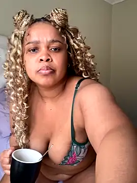 XXXquisiteVixen online show from 19, 10, 2025