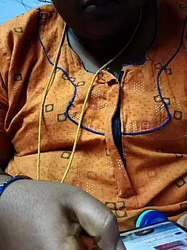 Snapshot of TAMIL_ELAKKIYA chatting on 19, 12, 2025 TAMIL ELAKKIYA online show from 19, 12, 2025