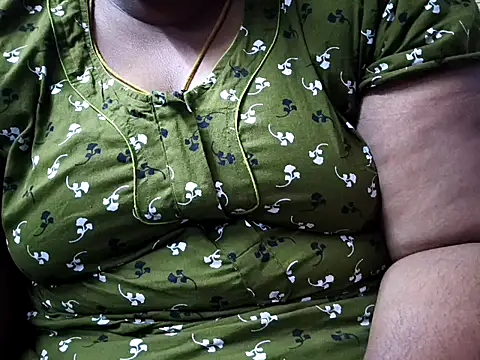 Snapshot of TAMIL_ELAKKIYA chatting on 1, 2, 2026 TAMIL ELAKKIYA online show from 1, 2, 2026