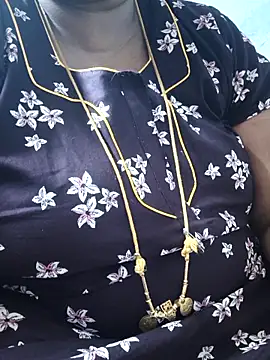 Snapshot of TAMIL_ELAKKIYA chatting on 6, 2, 2026 TAMIL ELAKKIYA online show from 6, 2, 2026