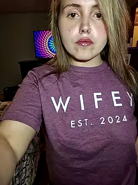 JuicyExxxperience online show from 9, 11, 2025