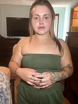 JuicyExxxperience online show from 12, 10, 2025