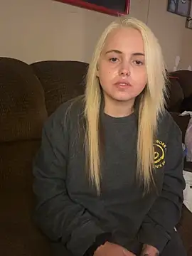 JuicyExxxperience online show from 5, 3, 2026