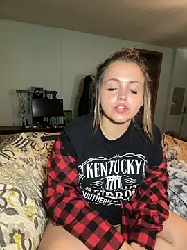 JuicyExxxperience online show from 15, 10, 2025