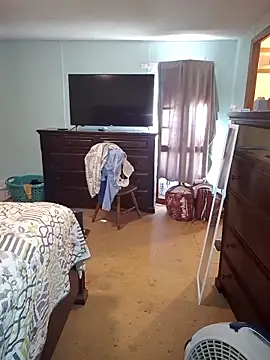 JuicyExxxperience online show from 6, 11, 2025