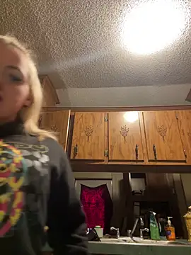 JuicyExxxperience online show from 18, 2, 2026