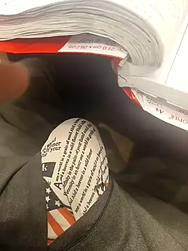 Snapshot of hotboy43339 chatting on 8, 10, 2025 hotboy43339 online show from 8, 10, 2025