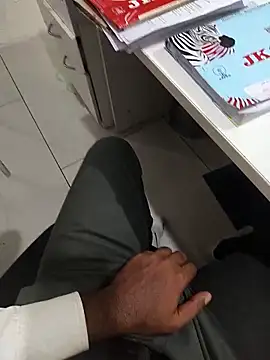 Snapshot of hotboy43339 chatting on 10, 9, 2025 hotboy43339 online show from 10, 9, 2025