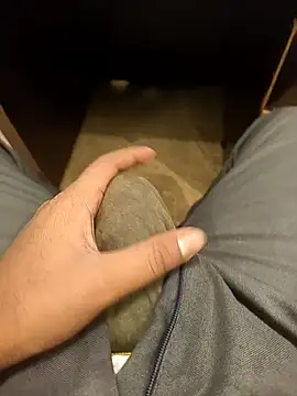 Snapshot of hotboy43339 chatting on 5, 11, 2025 hotboy43339 online show from 5, 11, 2025