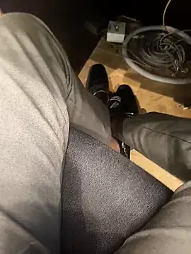 Snapshot of hotboy43339 chatting on 27, 10, 2025 hotboy43339 online show from 27, 10, 2025