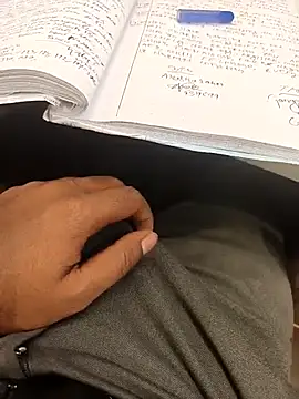 Snapshot of hotboy43339 chatting on 31, 10, 2025 hotboy43339 online show from 31, 10, 2025