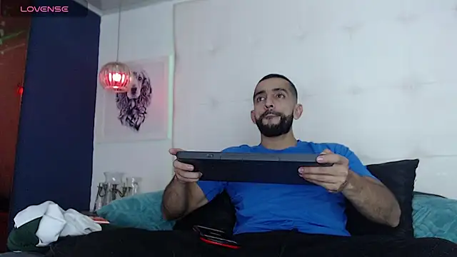 Yiyo10  online show from 11, 3, 2026