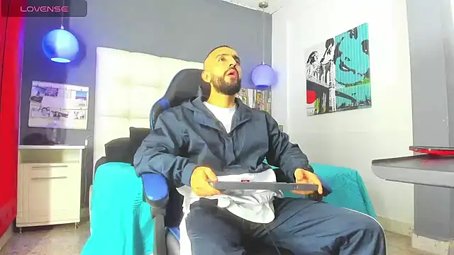 Yiyo10  online show from 25, 2, 2026