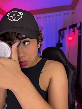 Snapshot of ZahaRose chatting on 7, 2, 2026 ZahaRose online show from 7, 2, 2026