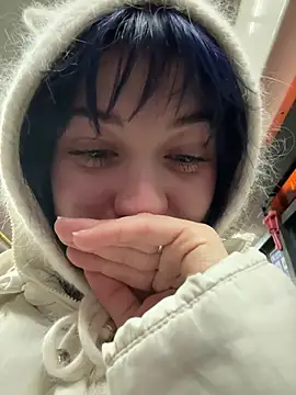 Only April online show from 4, 3, 2026