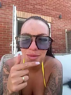 BELLABLACKXUK online show from 19, 6, 2026
