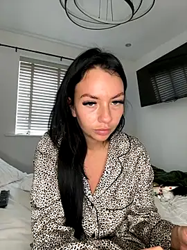 BELLABLACKXUK online show from 8, 11, 2025