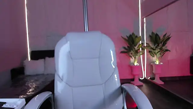 Snapshot of HannaPotther chatting on 3, 2, 2026 HannaPotther online show from 3, 2, 2026