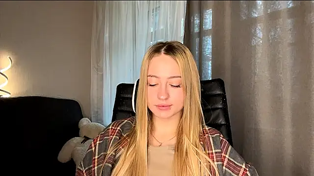 Jetta Corsacami online show from 24, 10, 2025