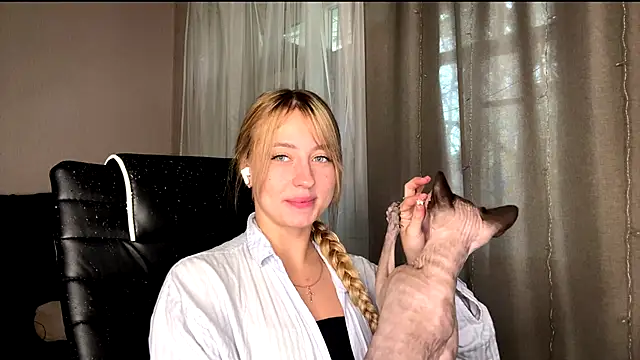 Jetta Corsacami online show from 18, 9, 2025