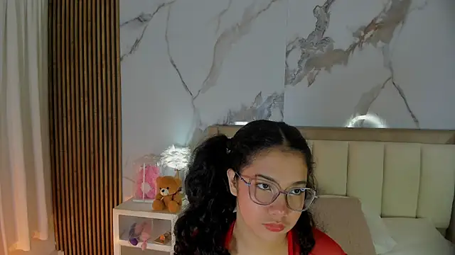 Snapshot of LunaRosse_ chatting on 1, 7, 2026 LunaRosse online show from 1, 7, 2026