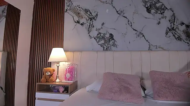 LunaRosse  online show from 13, 4, 2026