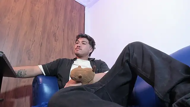 Snapshot of juanmechanic_ chatting on 4, 2, 2026 juanmechanic online show from 4, 2, 2026